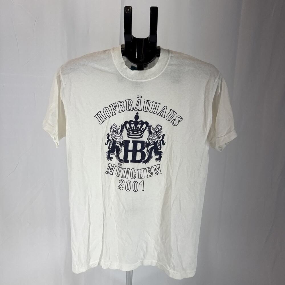Vintage White Hofbräuhaus München 2001 Graphic T-Shirt Size: M